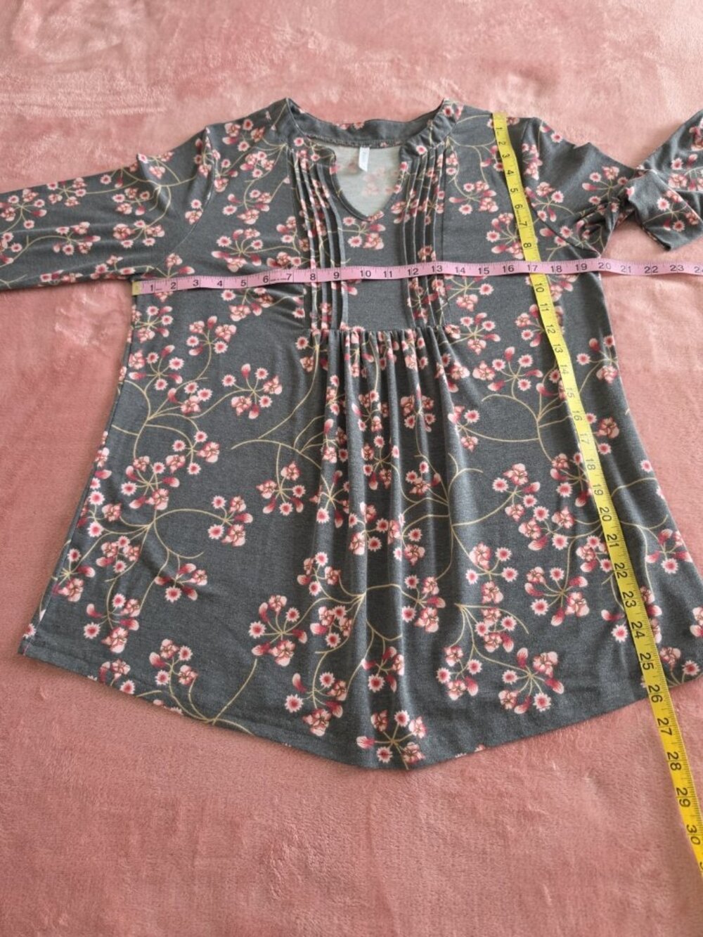 Anyally Women's Gray Pink Floral Pleated V-Neck Long Sleeve Tunic Blouse M - Picture 6 of 8